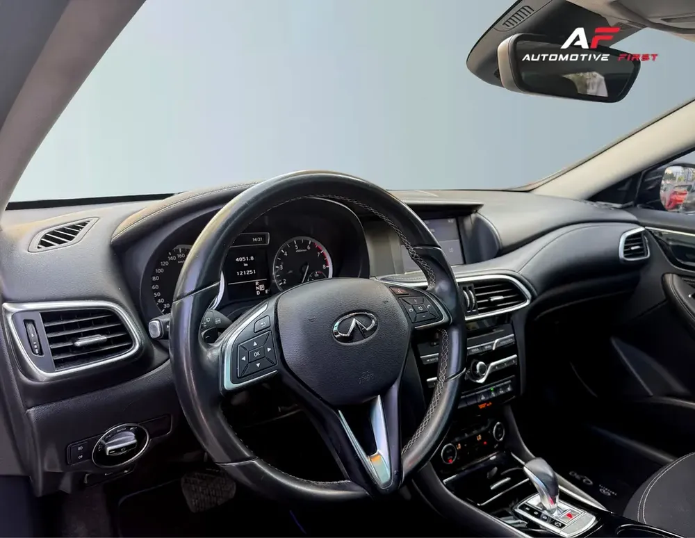1 Year Warranty | 2017 Infiniti Q30 Premium | GCC - Image 5