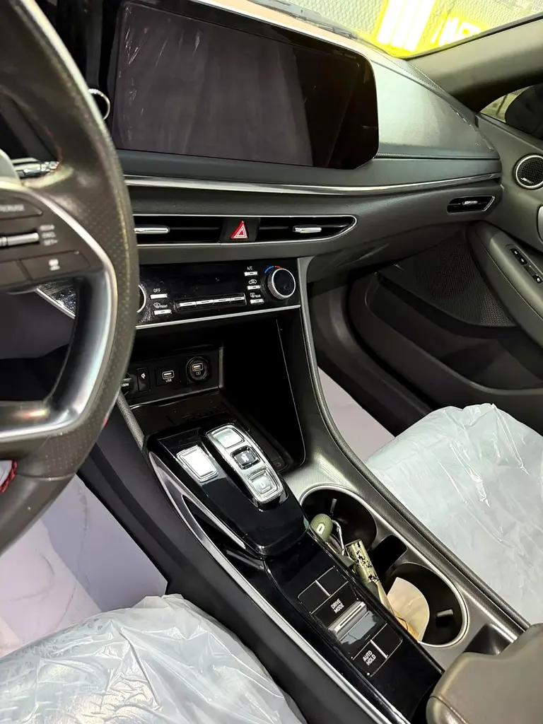 2021 Hyundai Sonata Limited In excellent condition - Image 8