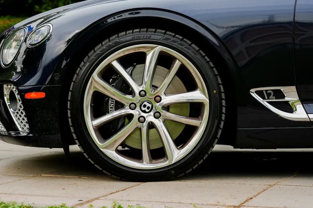 New Condition | Bentley Continental GT W12  Luxury and Sporty Grand Tourer - Image 6