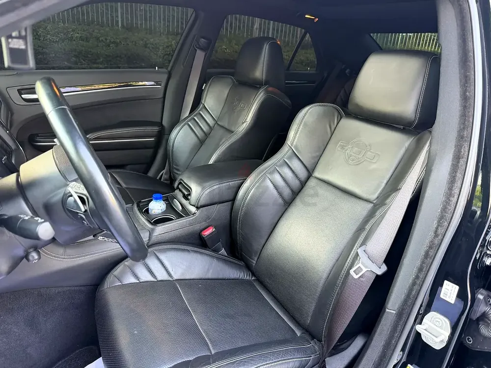 2023 Chrysler 300C SRT8 6.4 Limited Edition - Image 16