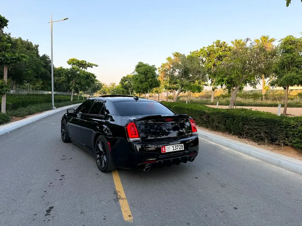 2023 Chrysler 300C SRT8 6.4 Limited Edition - Image 4
