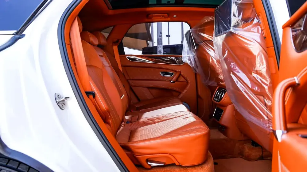 Bentley Bentayga, Gulf, original paint, original checks, in excellent condition - Image 14