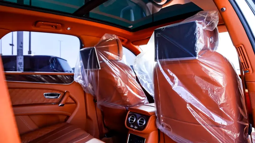Bentley Bentayga, Gulf, original paint, original checks, in excellent condition - Image 15