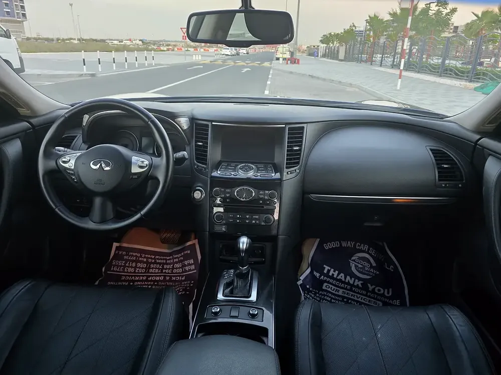 Infiniti QX70 Limited 2017 - GCC Specs - Excellent Condition - Image 11