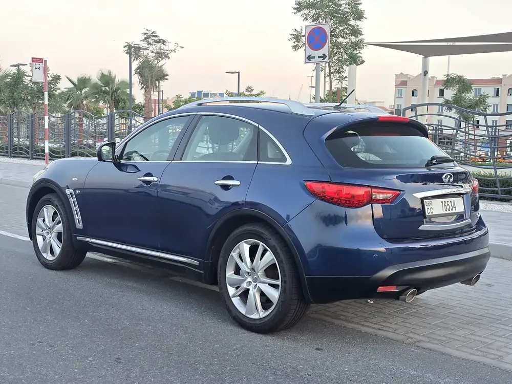 Infiniti QX70 Limited 2017 - GCC Specs - Excellent Condition - Image 4