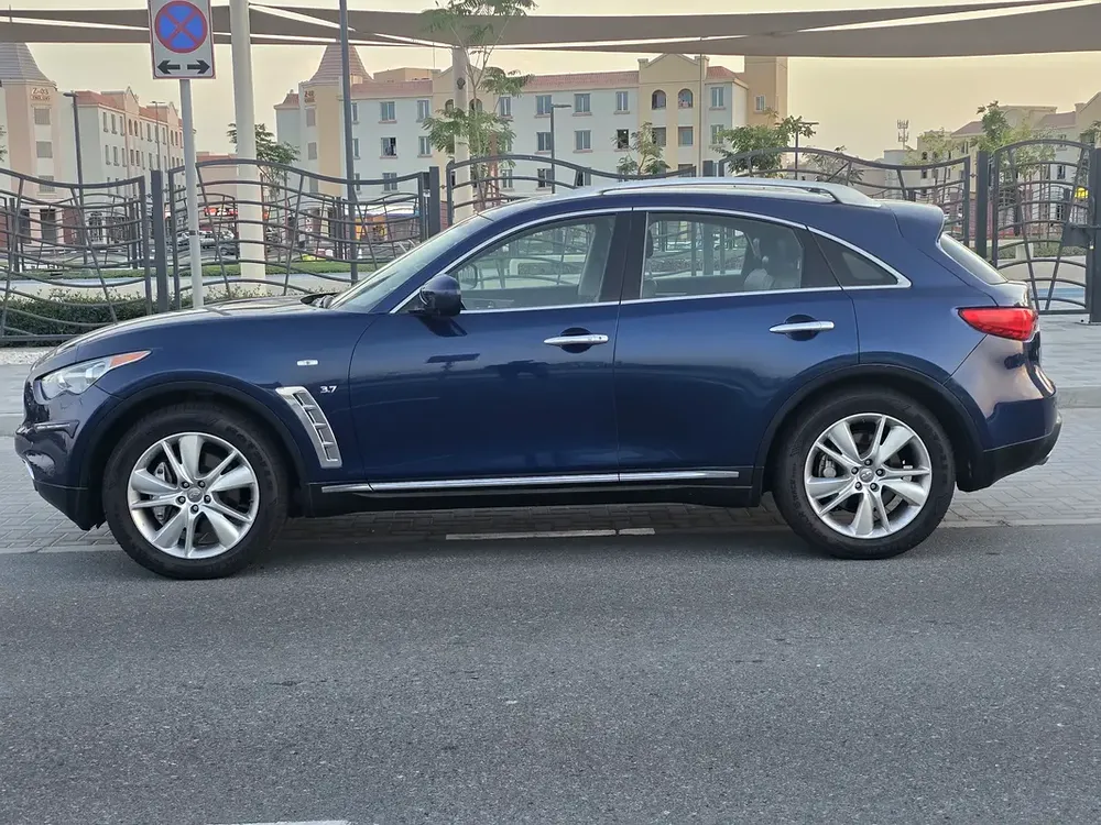 Infiniti QX70 Limited 2017 - GCC Specs - Excellent Condition - Image 5