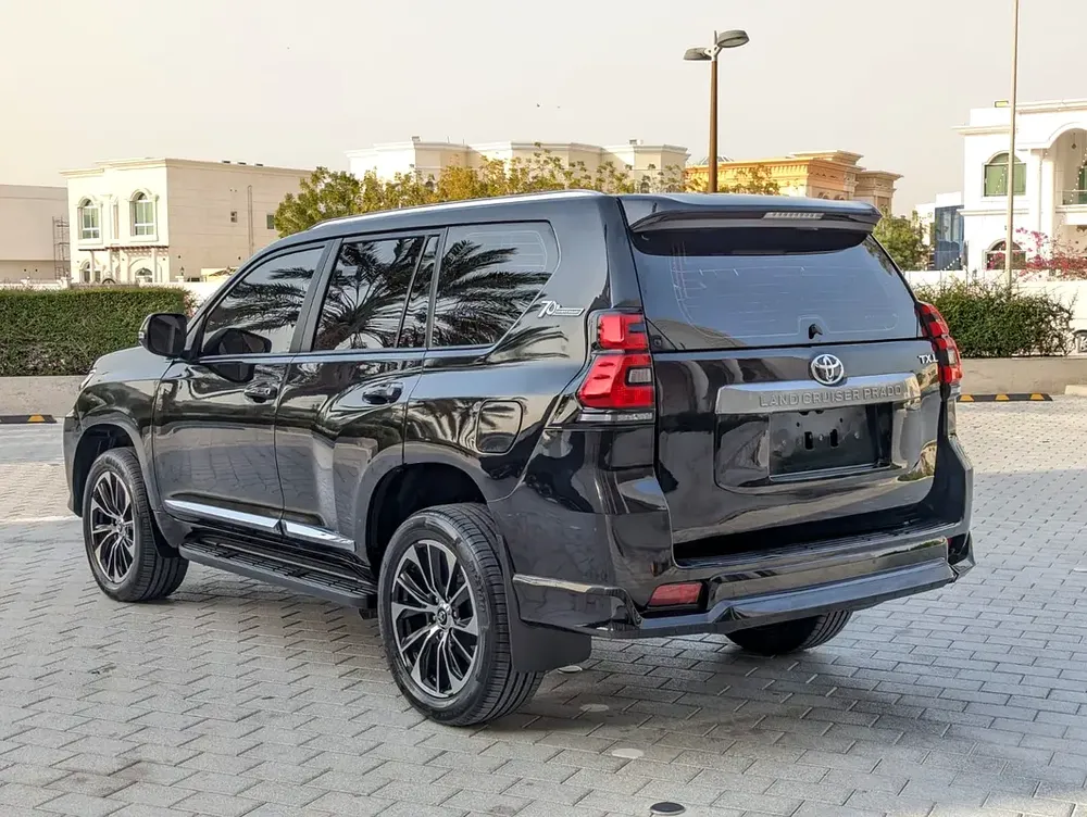 TOYOTA PRADO 2023 GCC V4 2.7L ACCIDENT FREE LOW MILEAGE IN EXCELLENT CONDITION - Image 14