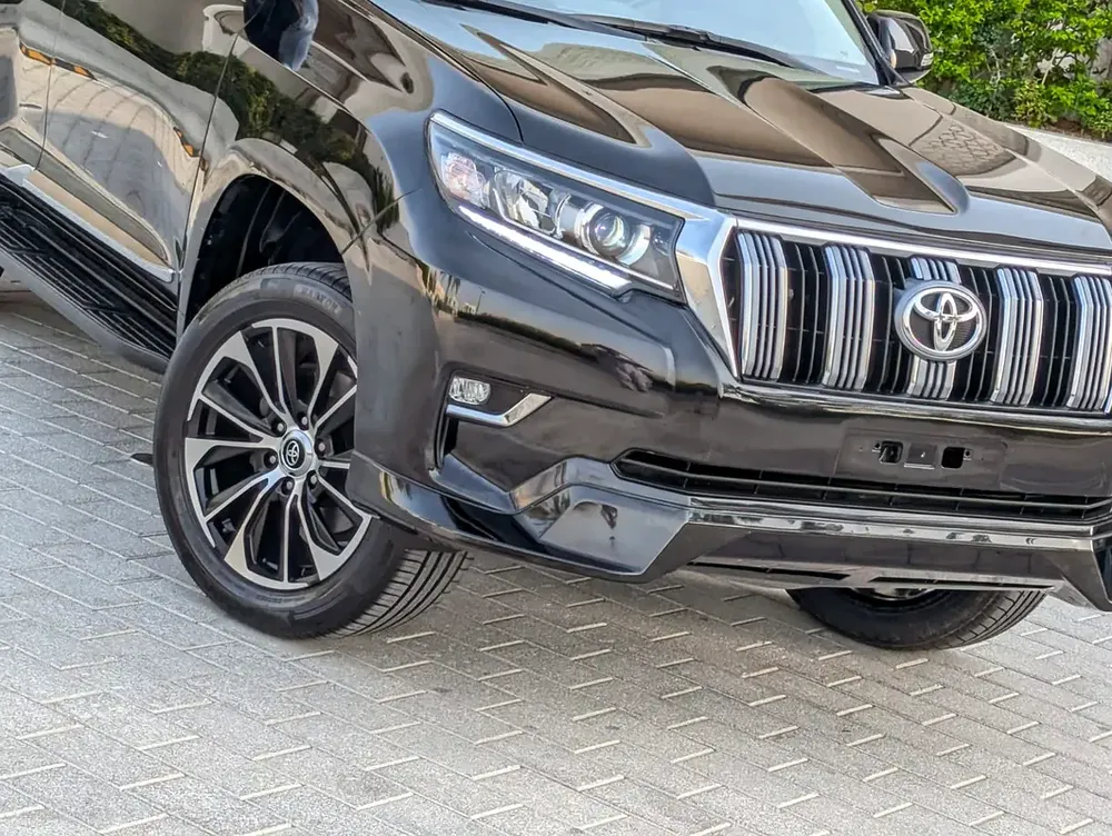 TOYOTA PRADO 2023 GCC V4 2.7L ACCIDENT FREE LOW MILEAGE IN EXCELLENT CONDITION - Image 19