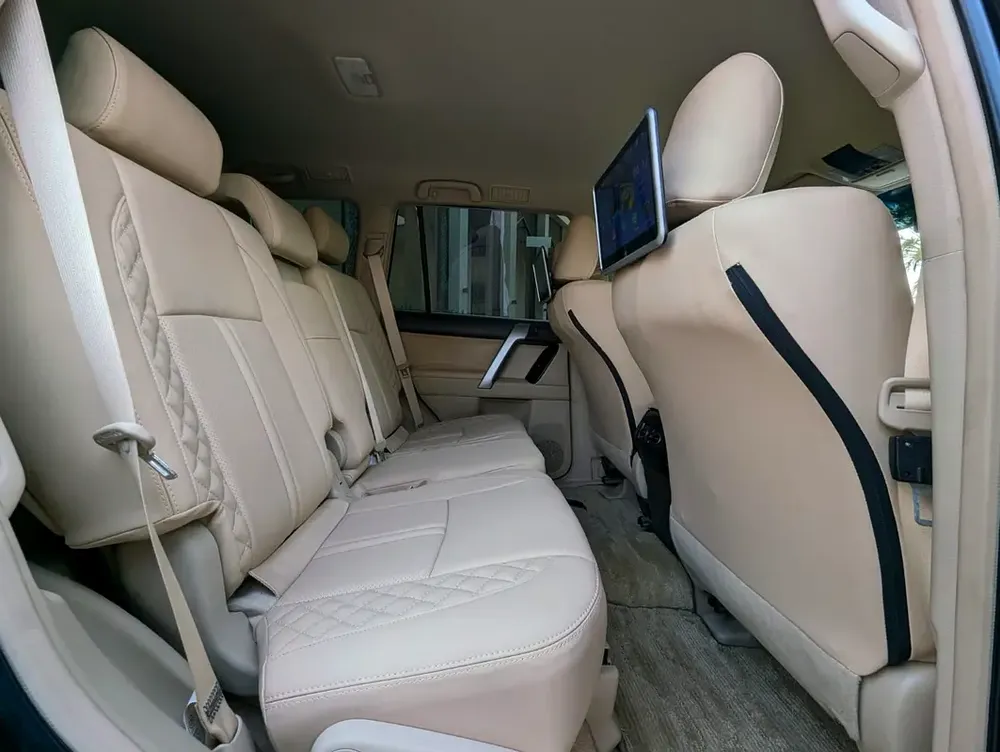 TOYOTA PRADO 2023 GCC V4 2.7L ACCIDENT FREE LOW MILEAGE IN EXCELLENT CONDITION - Image 5