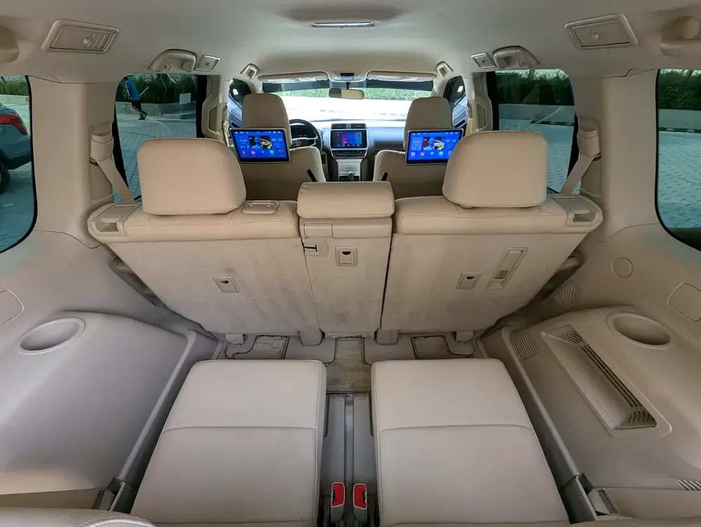 TOYOTA PRADO 2023 GCC V4 2.7L ACCIDENT FREE LOW MILEAGE IN EXCELLENT CONDITION - Image 6