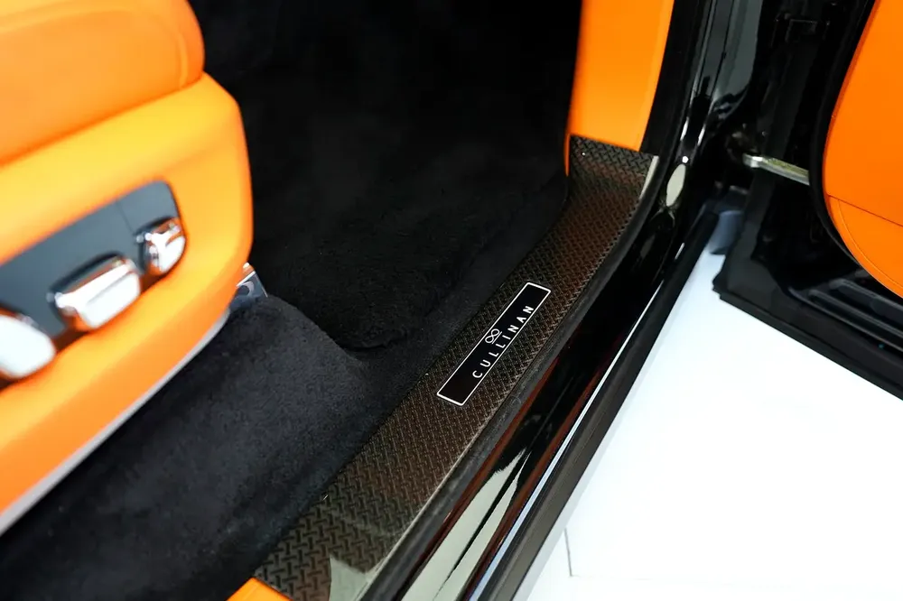 CULLINAN BLACK BADGE | FACELIFT | TWO TONE INTERIOR | REAR TABLES | BESPOKE AUDIO - Image 9