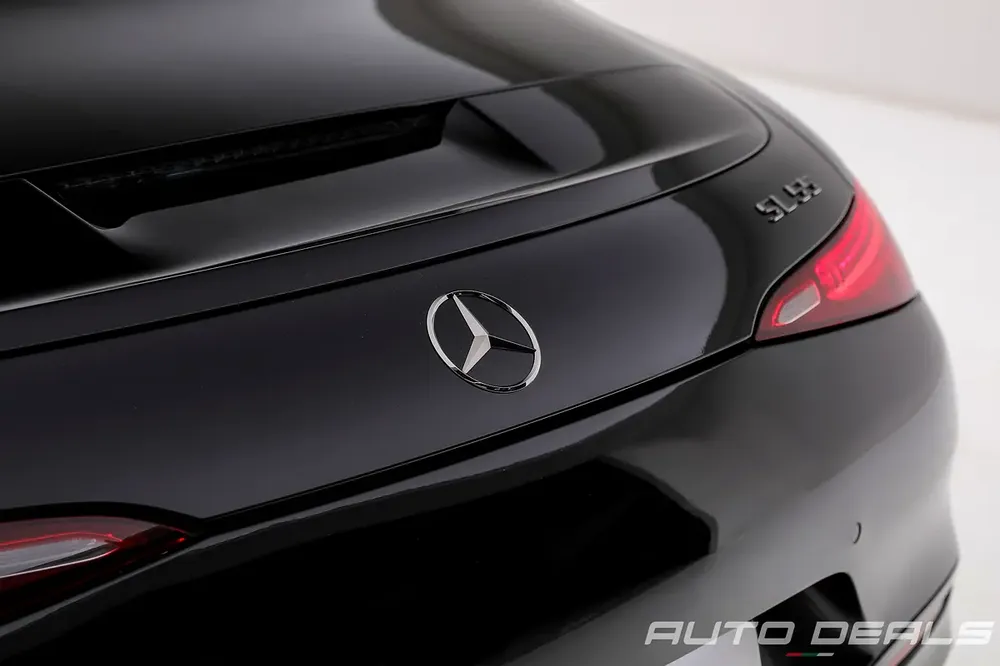 2022 Mercedes Benz SL 55 AMG | GCC Specs | Under Warranty | Service Contract | Low Mileage | 4.0L V8 - Image 8