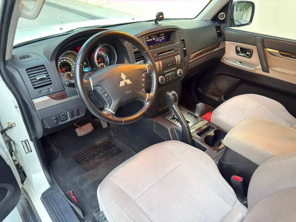 GULF SPECS 2011 MITSUBISHI PAJERO GLS SWB 2-DOOR 3.5LITRE V6 4WD - Image 11