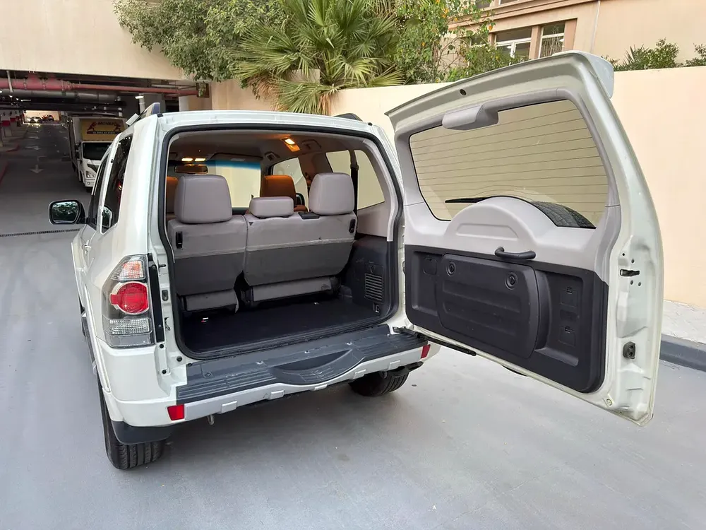 GULF SPECS 2011 MITSUBISHI PAJERO GLS SWB 2-DOOR 3.5LITRE V6 4WD - Image 7
