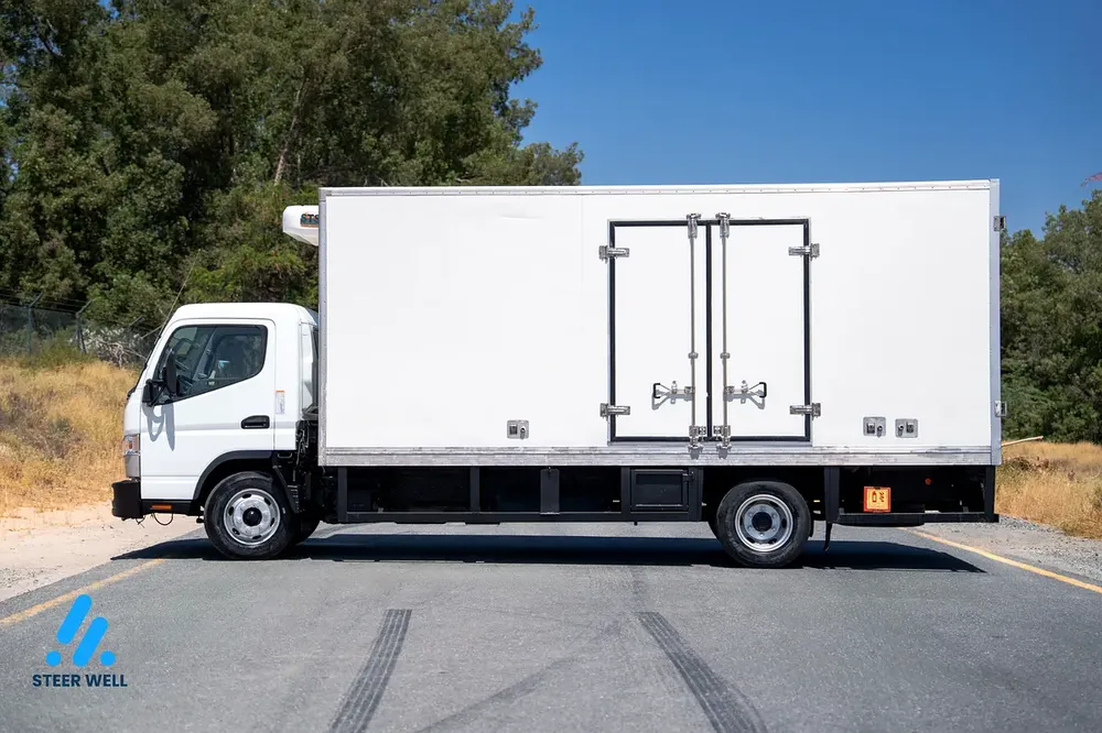 2021 Mitsubishi Canter  Chiller Box 3.0L Diesel– GCC Specs – Perfect Condition! - Image 5