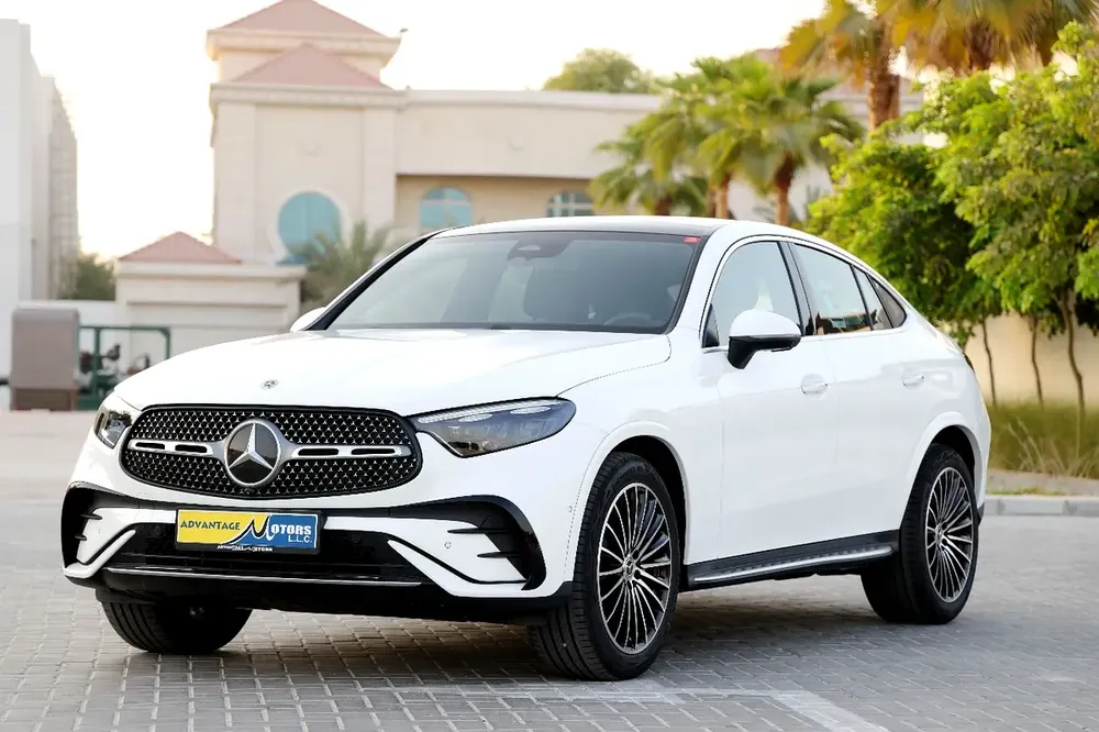 Mercedes-Benz GLC Coupe GLC 200 4Matic AMG KIT Dealer Warranty  Service Contract - Image 4