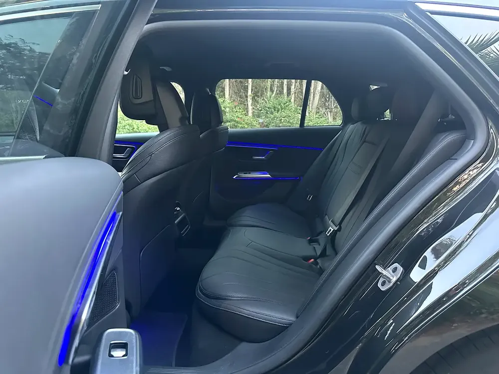 2025 Mercedes-Benz E 300 | Plug-in Hybrid | 2.0L Inline-4 | 313 HP | Excellent Condition - Image 14
