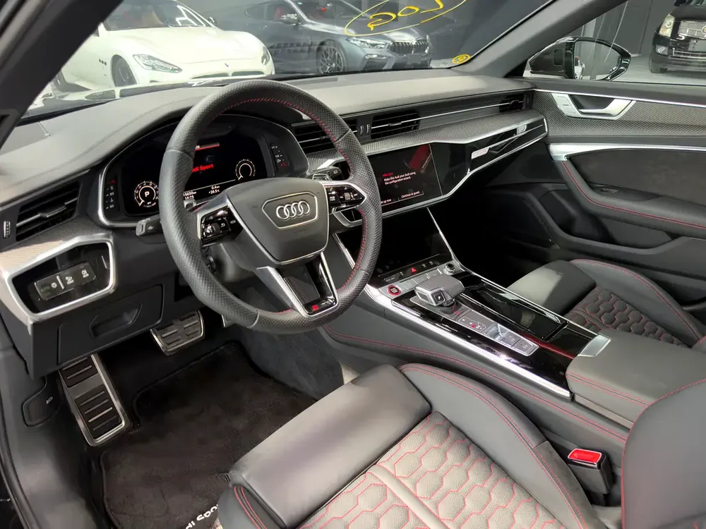 Audi RS6 Quattro 2021 – Full Carbon | 15 000 km| First Owner | Japanese Spec - Image 11