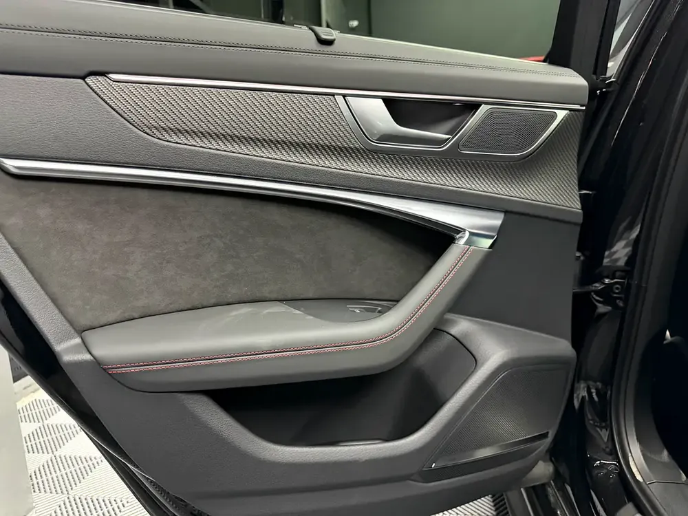 Audi RS6 Quattro 2021 – Full Carbon | 15 000 km| First Owner | Japanese Spec - Image 14