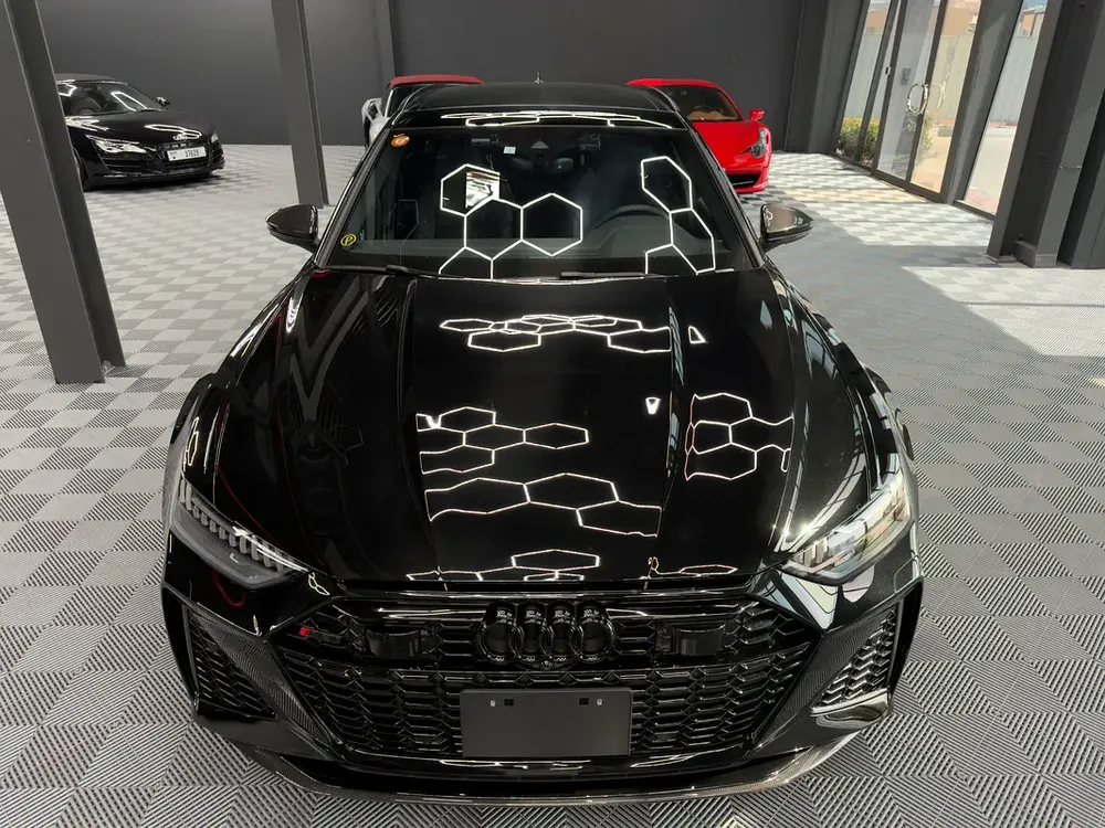 Audi RS6 Quattro 2021 – Full Carbon | 15 000 km| First Owner | Japanese Spec - Image 4