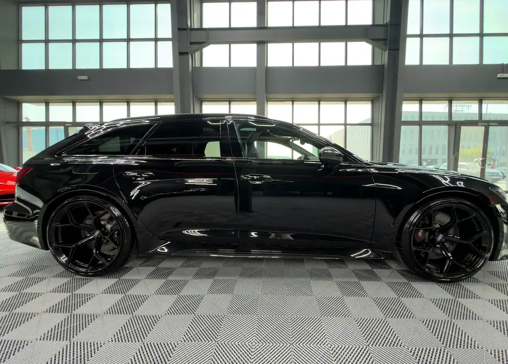 Audi RS6 Quattro 2021 – Full Carbon | 15 000 km| First Owner | Japanese Spec - Image 5