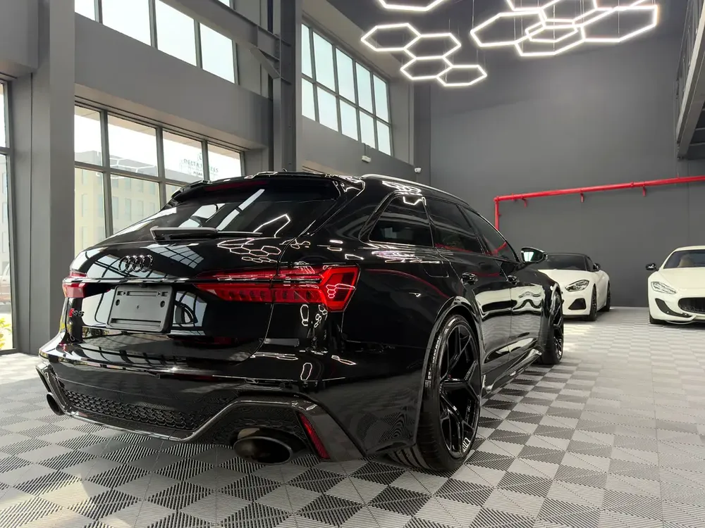 Audi RS6 Quattro 2021 – Full Carbon | 15 000 km| First Owner | Japanese Spec - Image 9