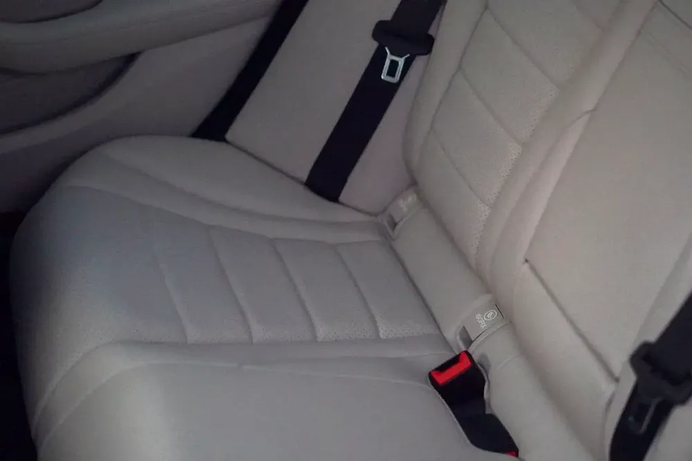 MERCEDES C300 2020 - Image 12