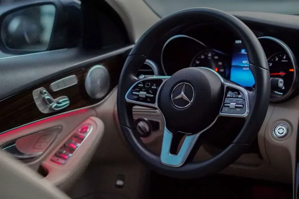 MERCEDES C300 2020 - Image 8