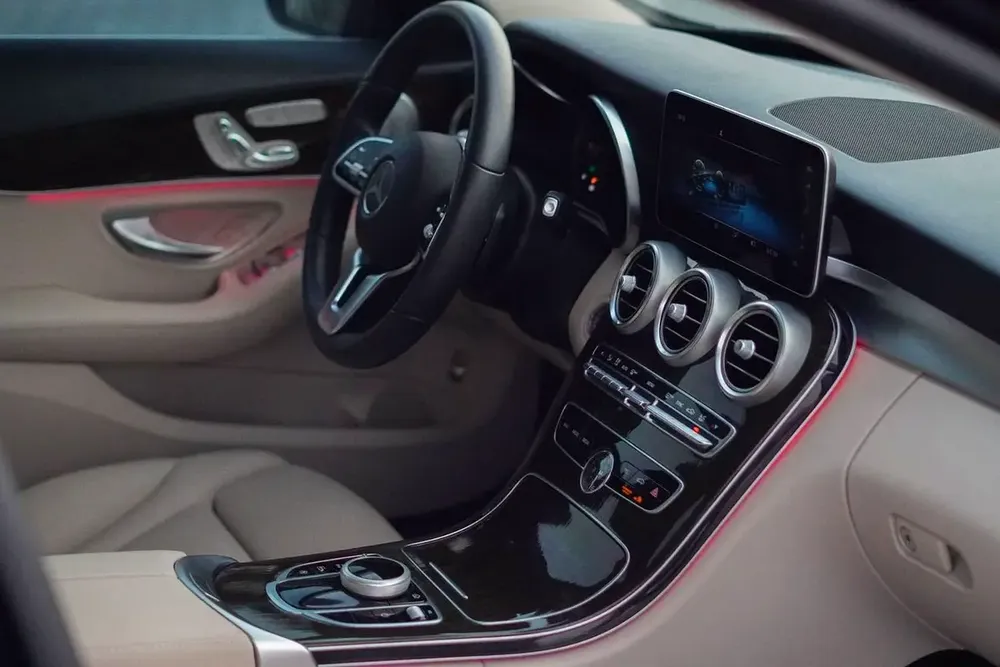 MERCEDES C300 2020 - Image 9