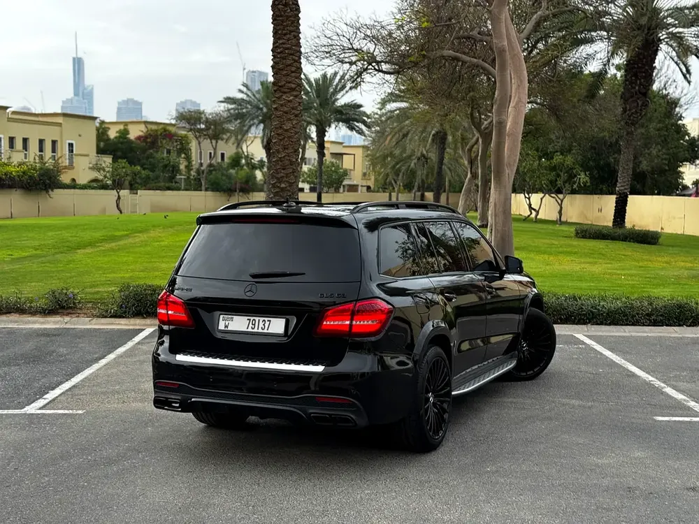 Mercedes-Benz GLS 63 AMG 4MATIC+ 2016 GCC Specs - Full service history - No accidents - mint conditi - Image 5