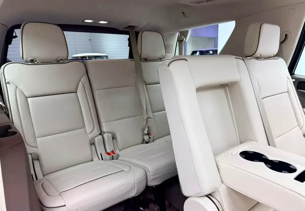 2024 GMC Yukon Denali, 2029 GMC Warranty + Service Pack, Full GMC Service History, Low Km, GCC - Image 19
