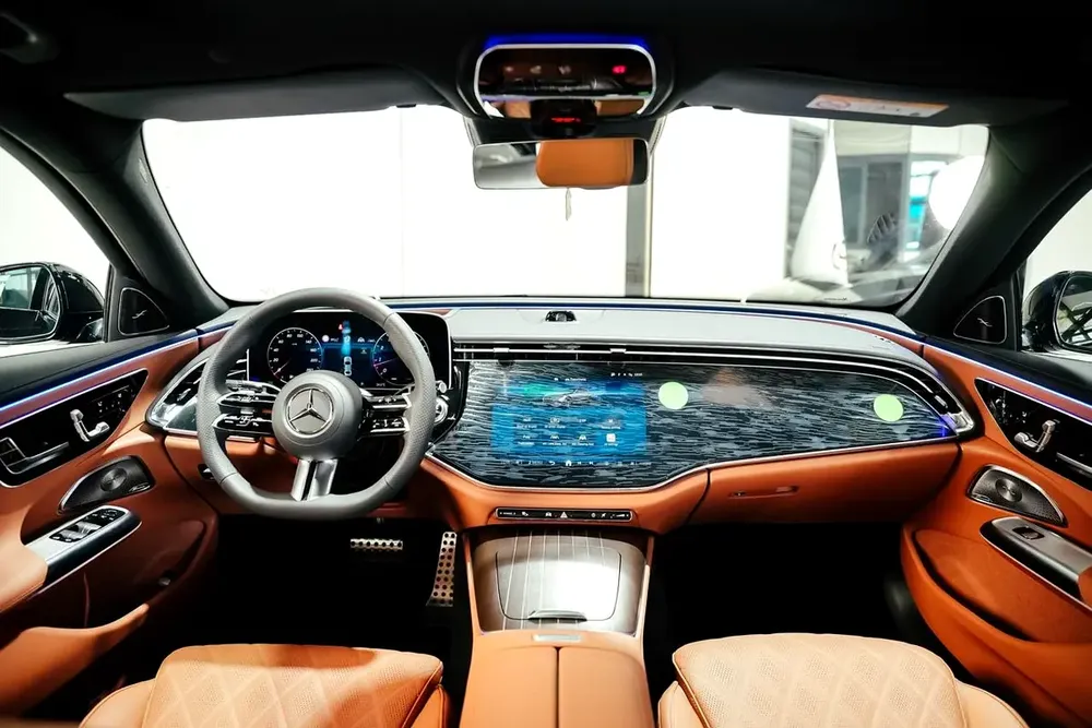 2025 Mercedes-Benz E-Class E 300 4MATIC | GCC Specs | Brand New - Image 13