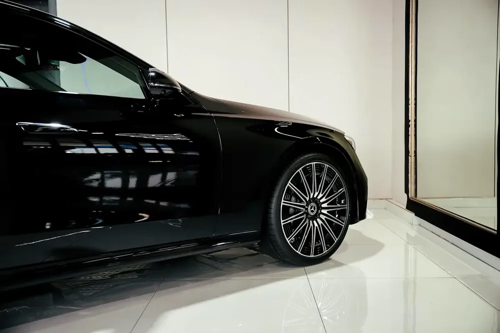 2025 Mercedes-Benz E-Class E 300 4MATIC | GCC Specs | Brand New - Image 6