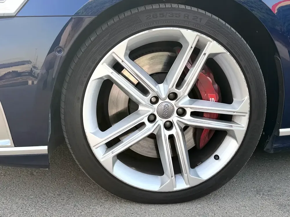 AUDI S8 GCC PERFECT CONDITION NO ACCDINT READY FOR DRIVE - Image 16