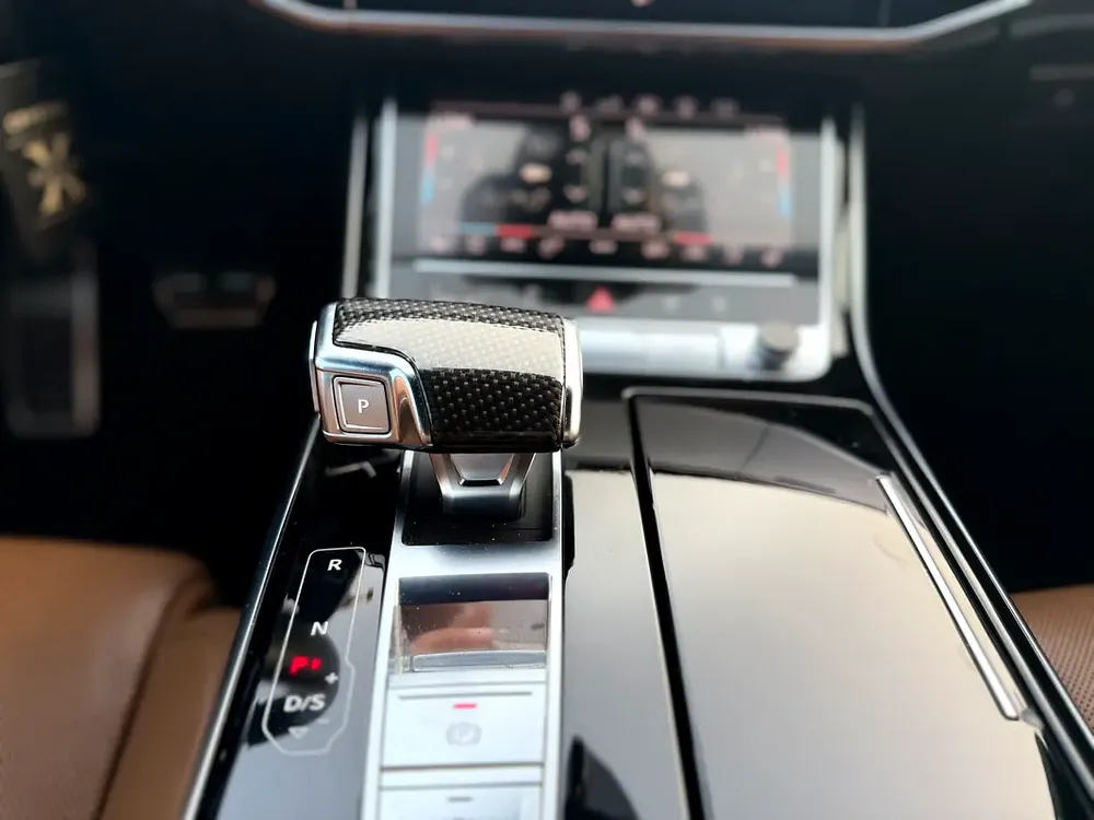 AUDI S8 GCC PERFECT CONDITION NO ACCDINT READY FOR DRIVE - Image 17