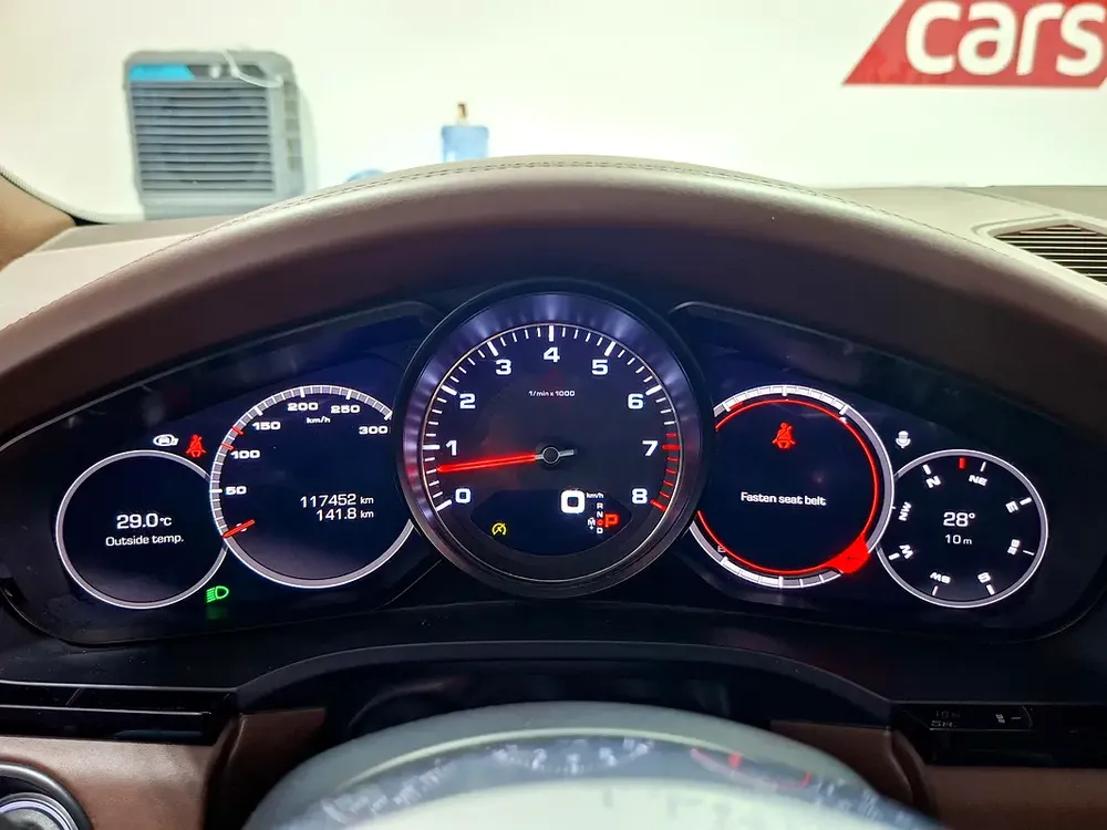 AED 2325/month | 2019 Porsche Cayenne  | GCC Specs | Ref#448484 - Image 17
