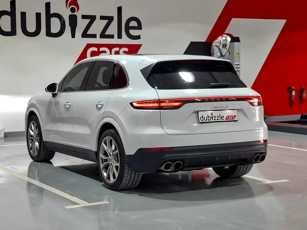 AED 2325/month | 2019 Porsche Cayenne  | GCC Specs | Ref#448484 - Image 8