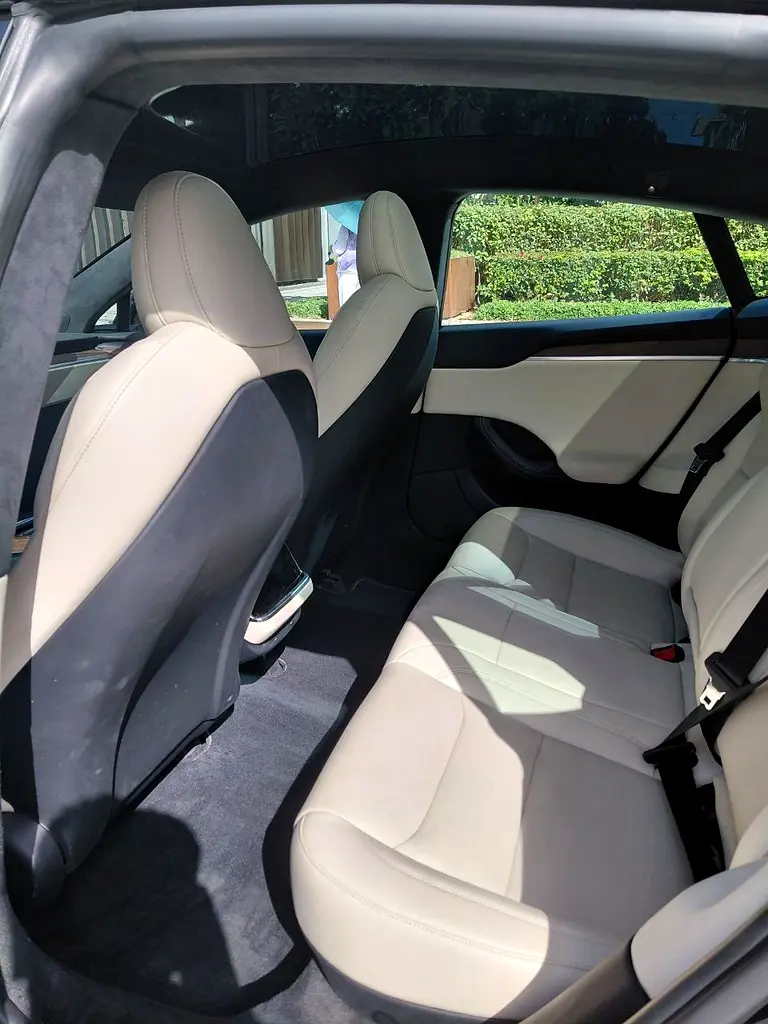 Tesla Model S Dual Motor AWD 2023 GCC Specs - Image 10