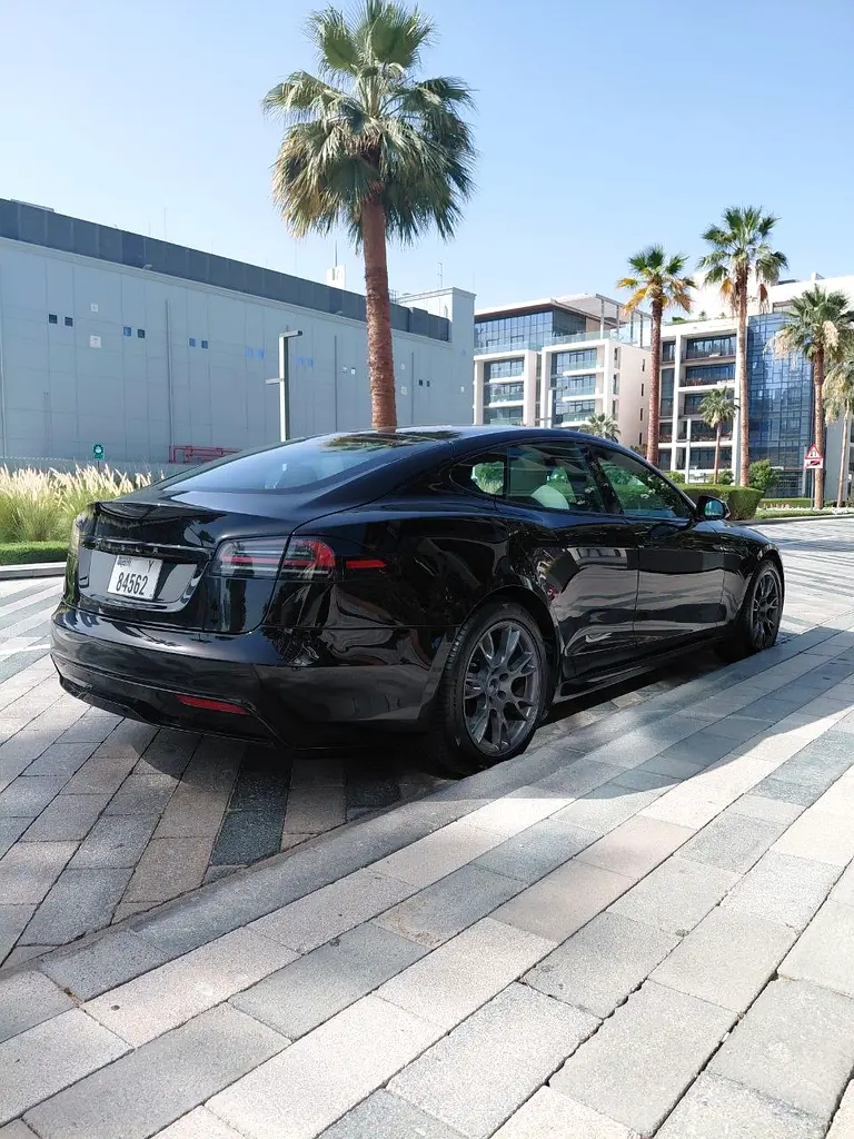 Tesla Model S Dual Motor AWD 2023 GCC Specs - Image 4