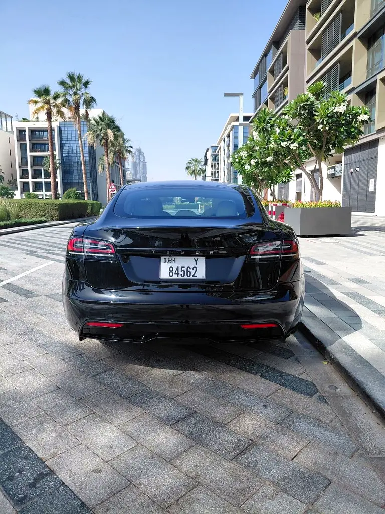 Tesla Model S Dual Motor AWD 2023 GCC Specs - Image 5