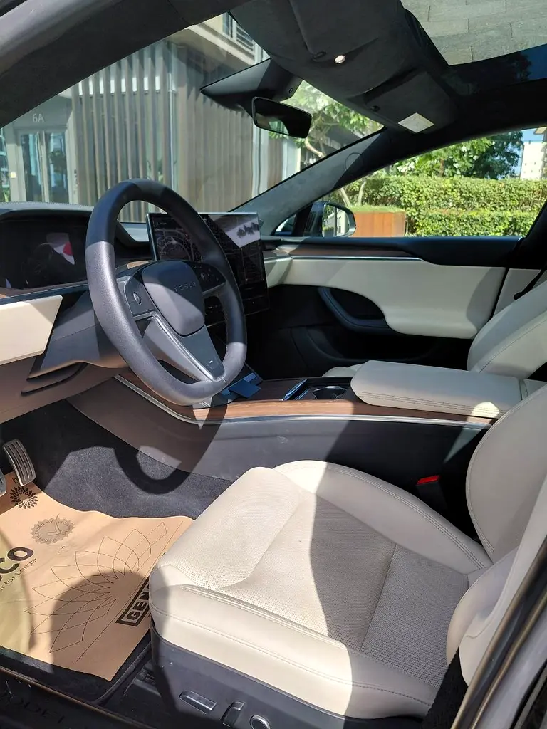 Tesla Model S Dual Motor AWD 2023 GCC Specs - Image 9
