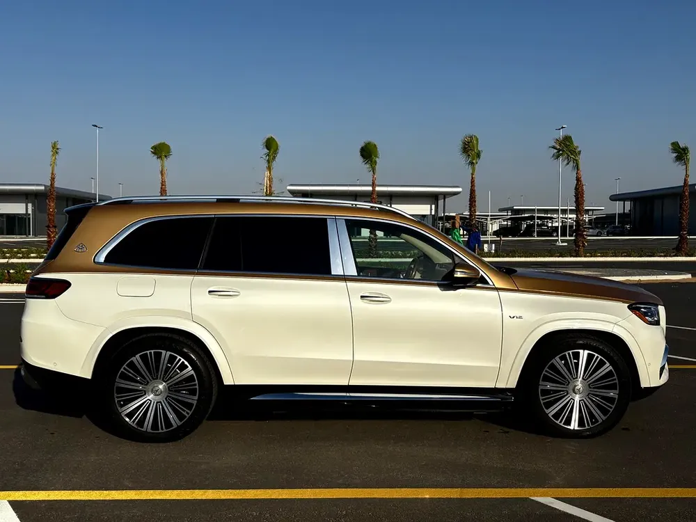 Clean Title | GLS 600 Maybach | Low Km - Image 10