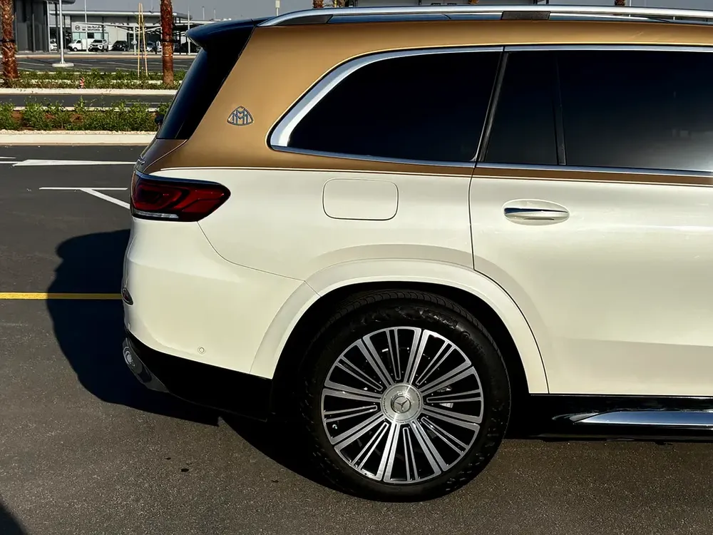Clean Title | GLS 600 Maybach | Low Km - Image 11