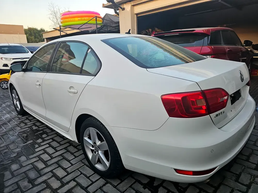 Volkswagen Jetta 2015 Comfortline GCC Specs - Image 4