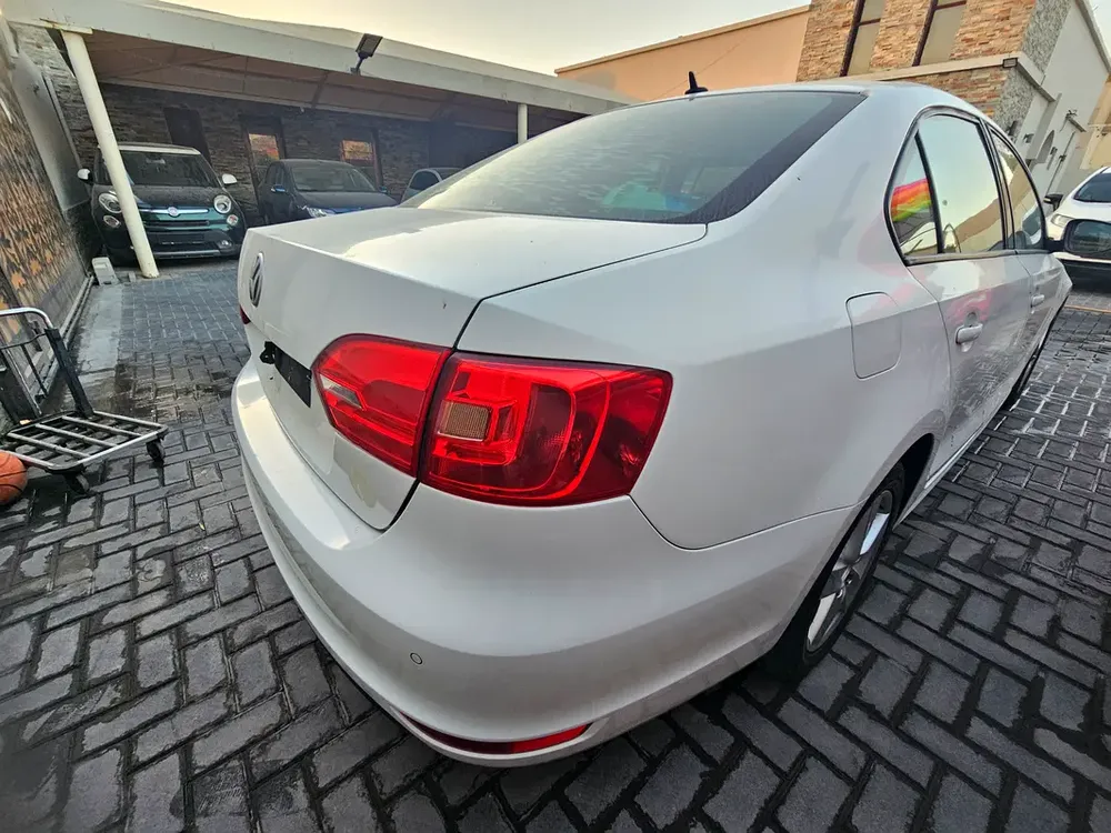 Volkswagen Jetta 2015 Comfortline GCC Specs - Image 5