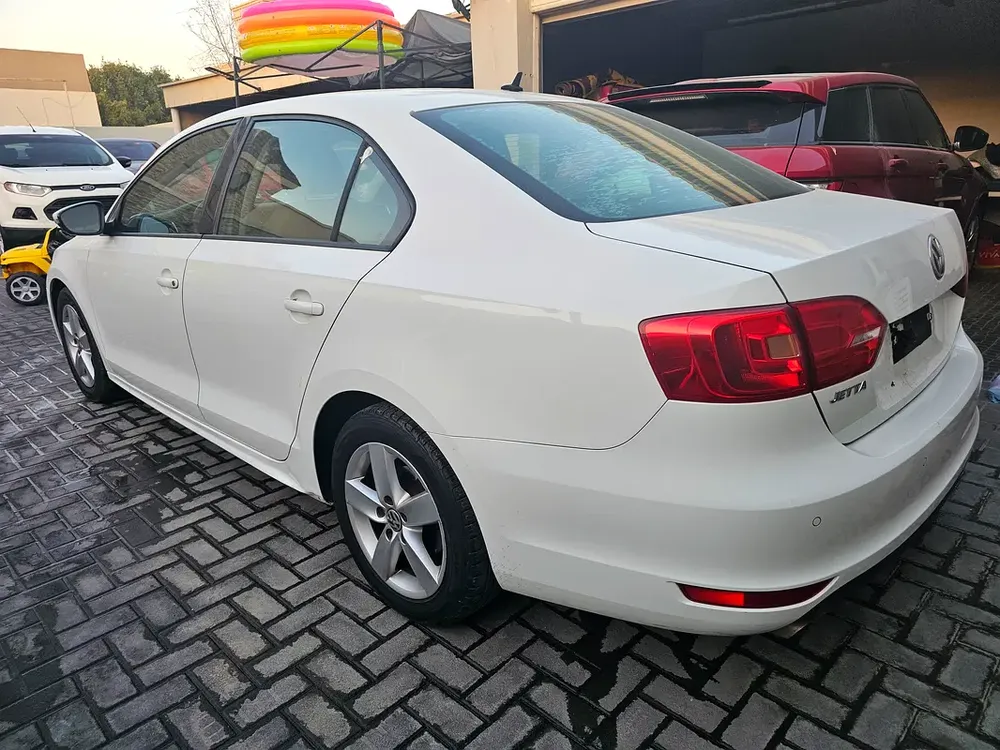 Volkswagen Jetta 2015 Comfortline GCC Specs - Image 6