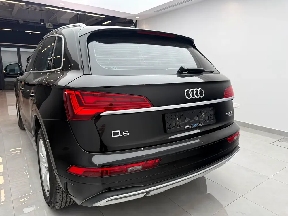 2022 Audi Q5 45 TFSI | GCC Specs | S-line | AWD | Clean Condition - Image 4