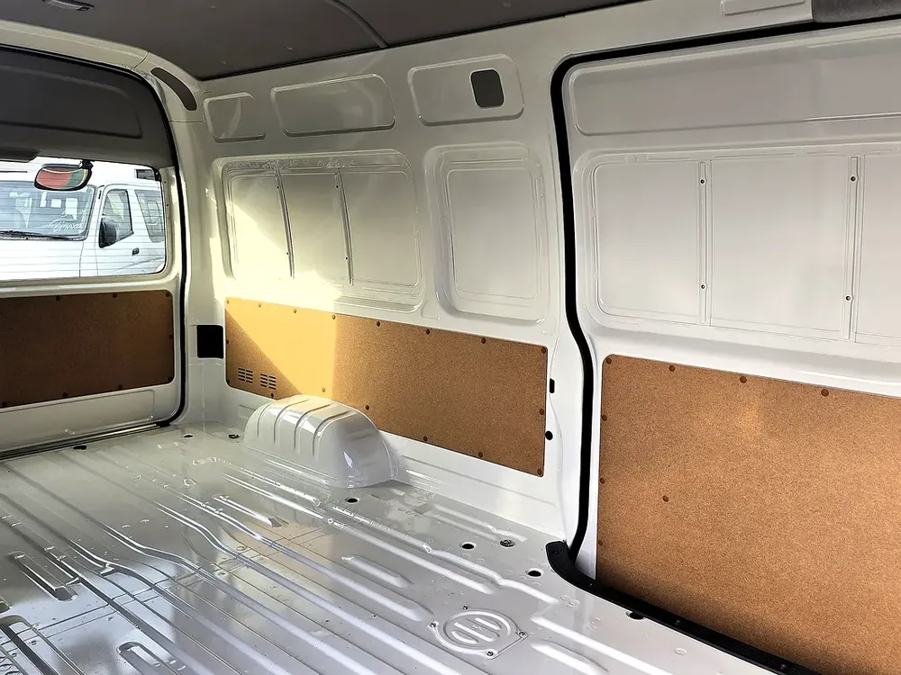Toyota Hiace High Roof Old Shape Cargo 2.7l petrol RWD 3 SEATS Gcc speces 2025 Model - Image 16