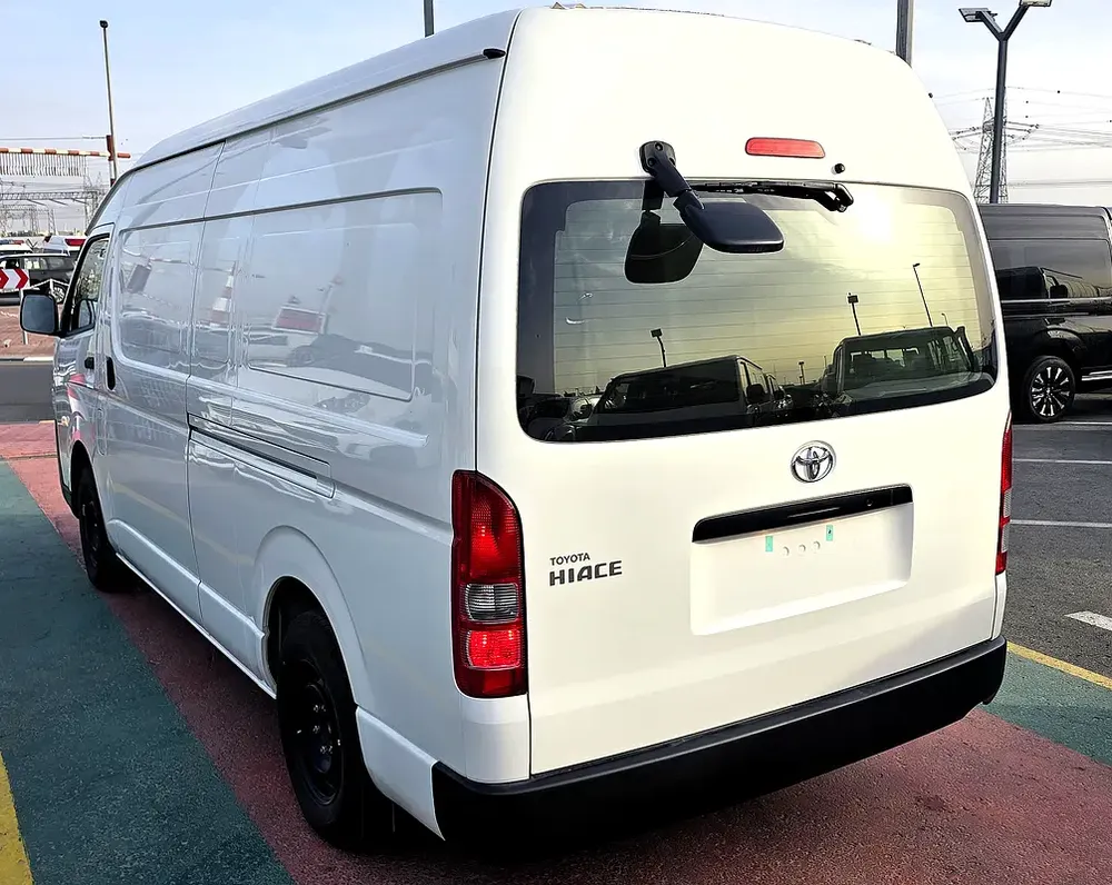 Toyota Hiace High Roof Old Shape Cargo 2.7l petrol RWD 3 SEATS Gcc speces 2025 Model - Image 5