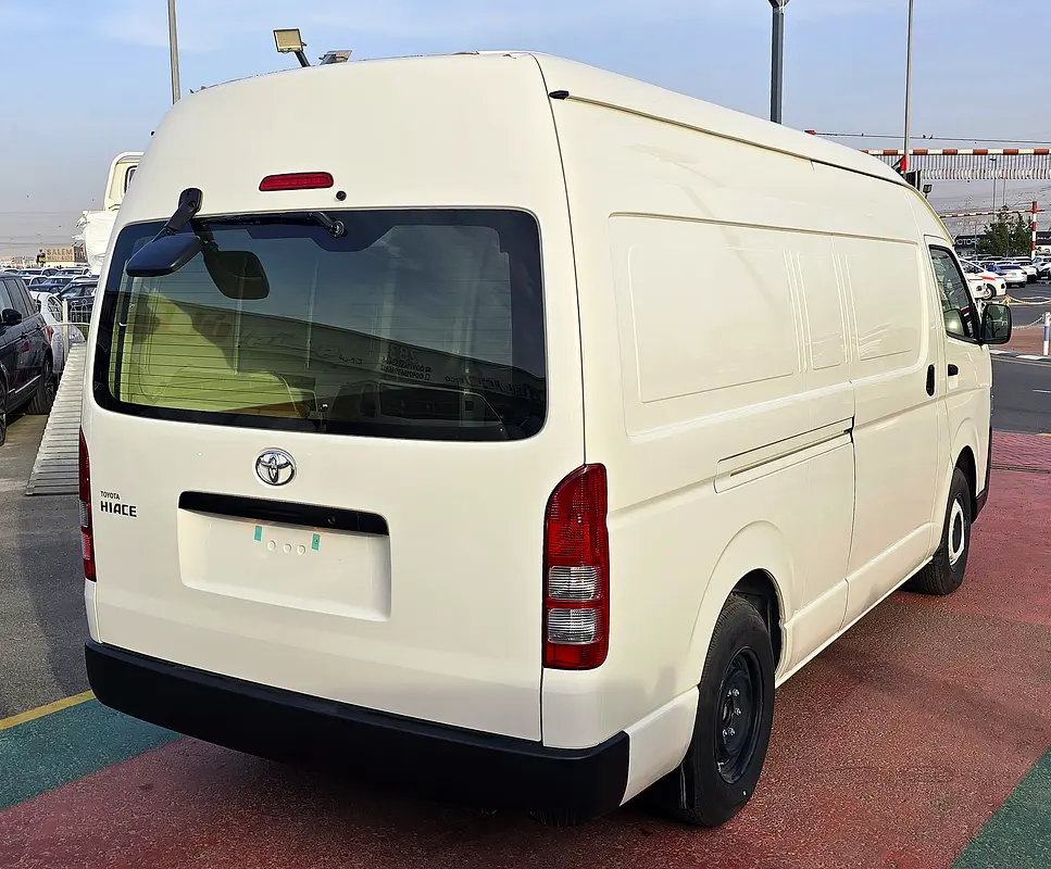 Toyota Hiace High Roof Old Shape Cargo 2.7l petrol RWD 3 SEATS Gcc speces 2025 Model - Image 7